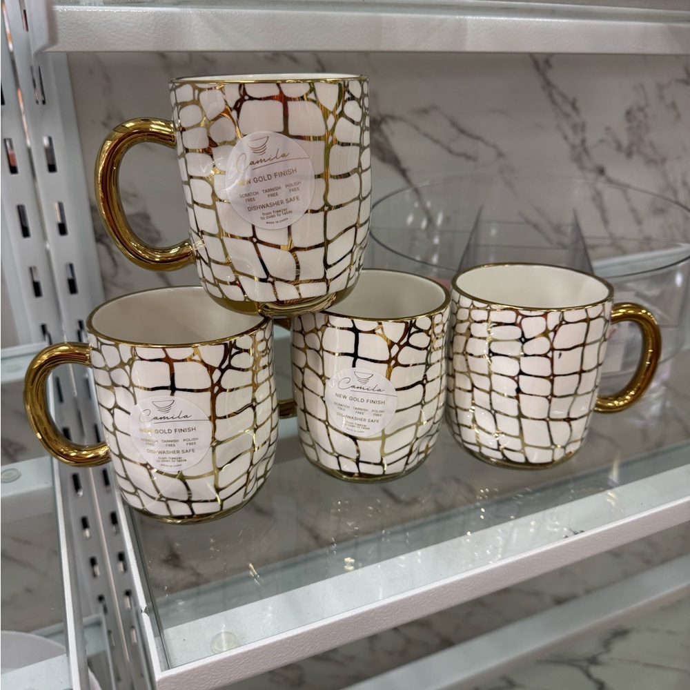 Elegant Gold and White Mug Set